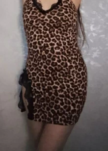 Миниатюрная азиатка